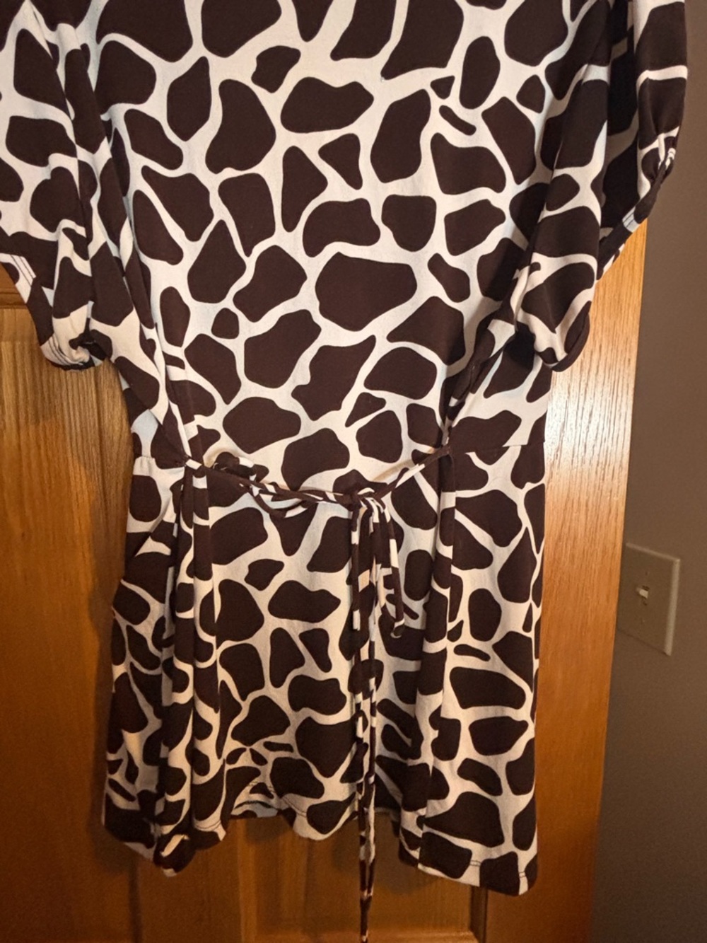 Giraffe Print Ruffled V-Neck Top - Picture 3 of 3